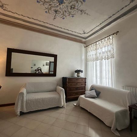 Villetta Stile Liberty A مارينا دي بيزا المظهر الخارجي الصورة