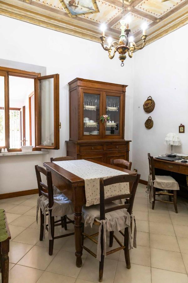 Villetta Stile Liberty A مارينا دي بيزا المظهر الخارجي الصورة